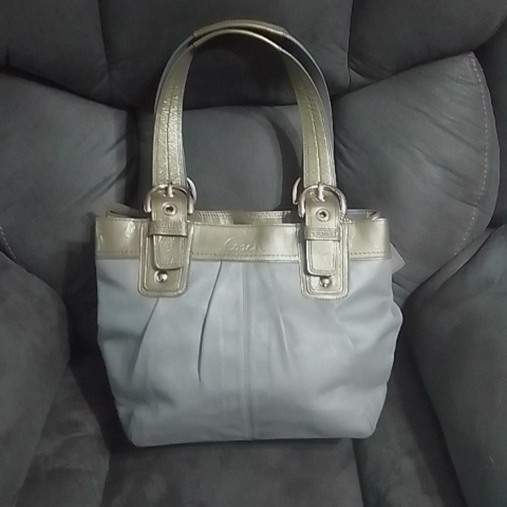 EUC COACH Grey Lthr. Tote With Light Sage Green Patten Trim/Handles-Shoulder Bag